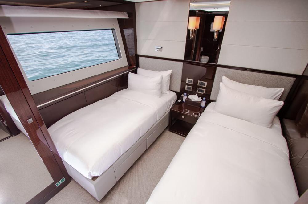 Eclipse Sovereign Moonlight 130 Yacht