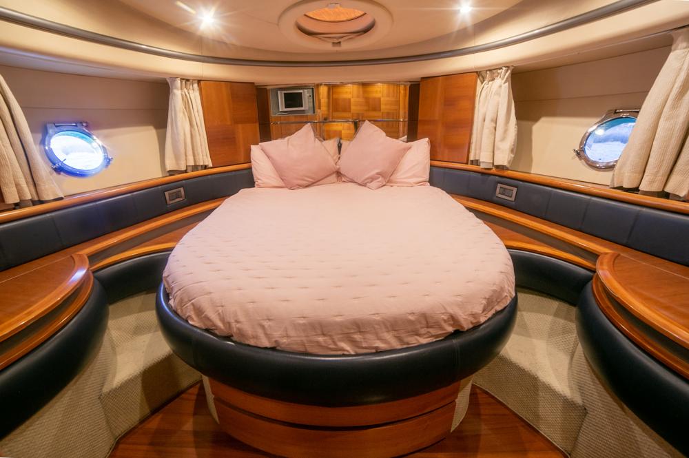 Explorer Goldeon Reef’s Rhapsody 50 Yacht