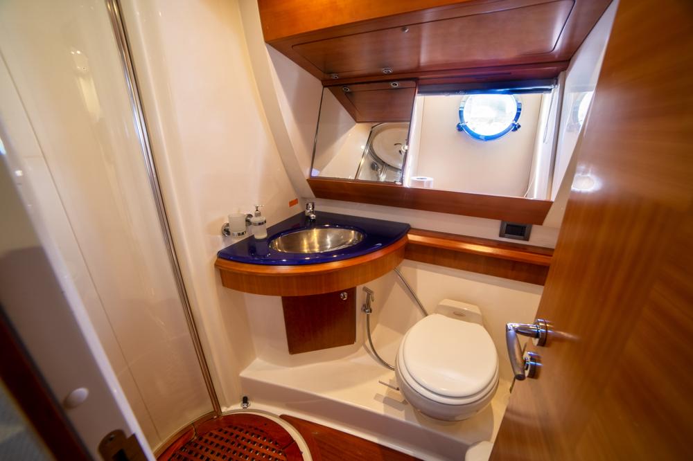 Explorer Goldeon Reef’s Rhapsody 50 Yacht