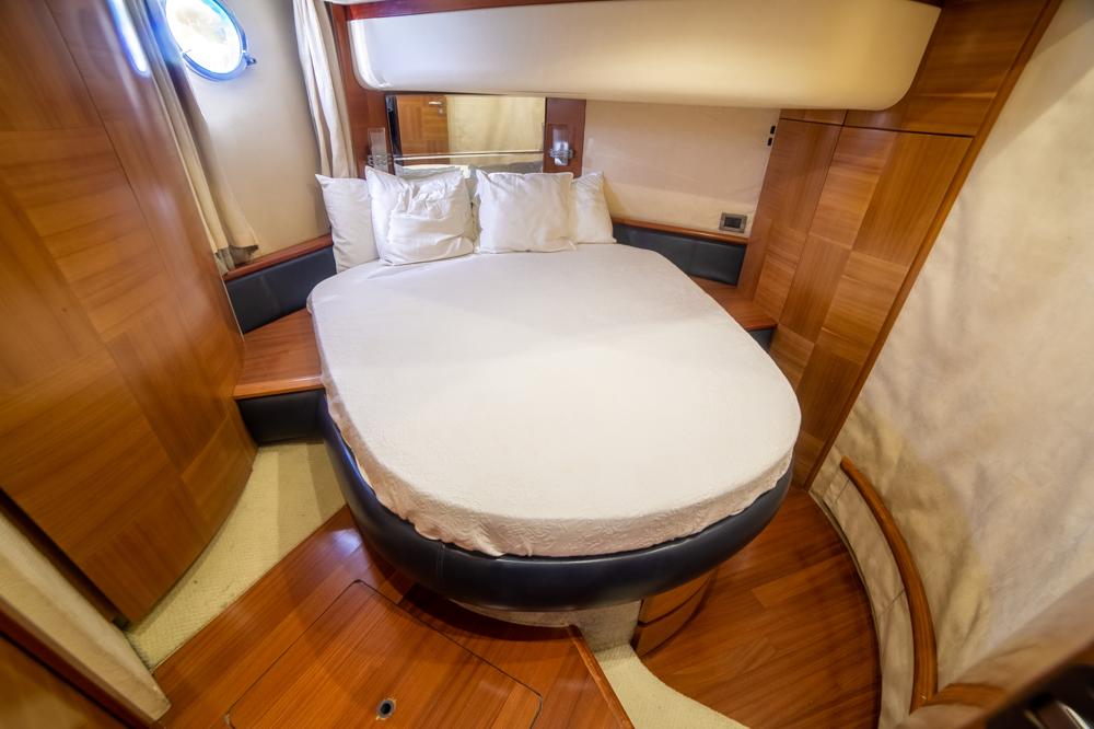 Explorer Goldeon Reef’s Rhapsody 50 Yacht