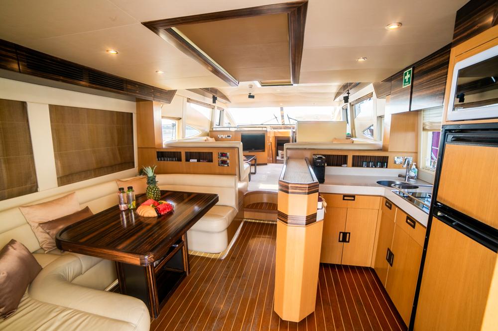 Explorer Goldeon Glimmer 60 Yacht