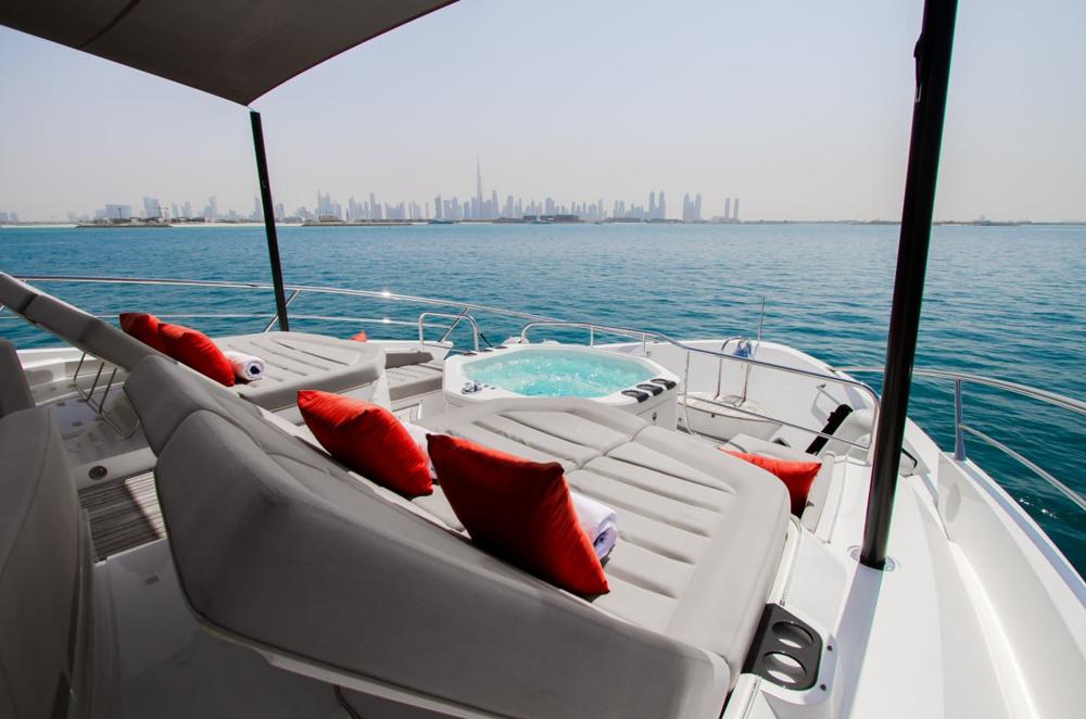 Eclipse Sovereign Moonlight 130 Yacht