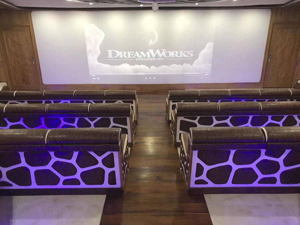 Voyager Elite Opal 240 Yacht