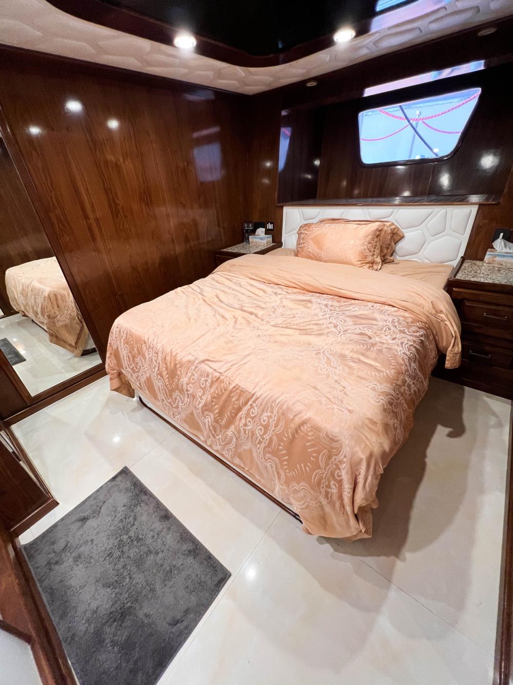 Explorer Goldeon Anthem 95 Yacht