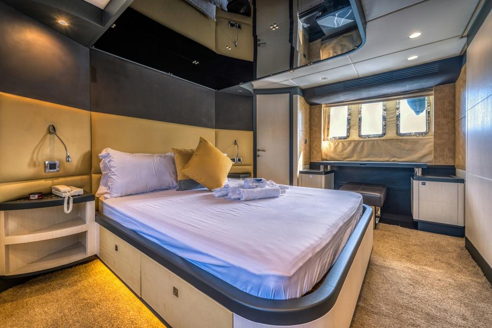 Voyager Elite Siren 80 Yacht