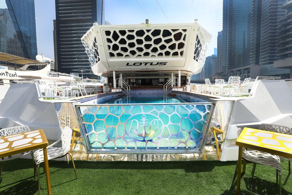 Voyager Elite Opal 240 Yacht