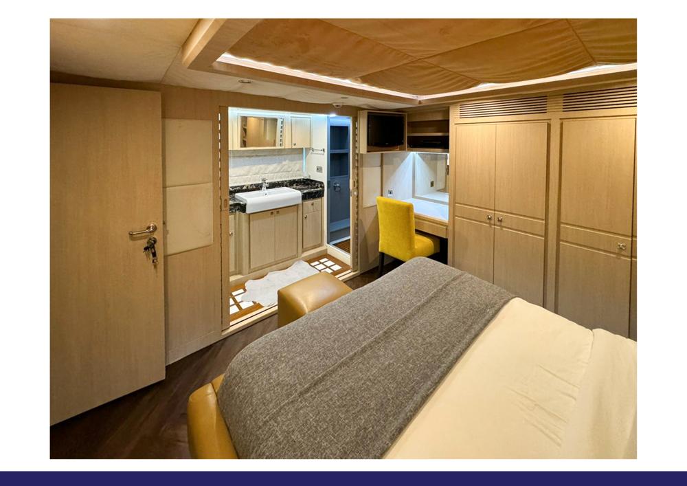 Voyager Elite Lucky 68 Yacht