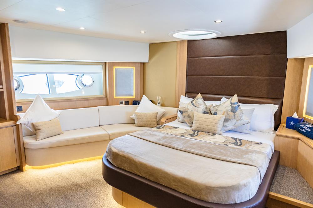Voyager Elite Mirage 80 Yacht