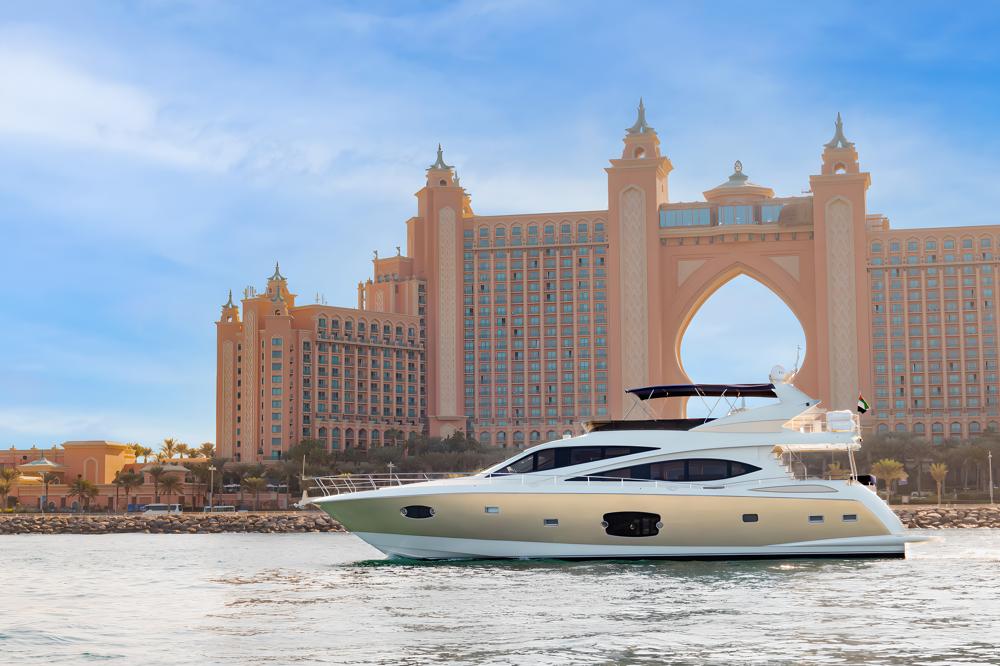 Voyager Elite Mirage 80 Yacht