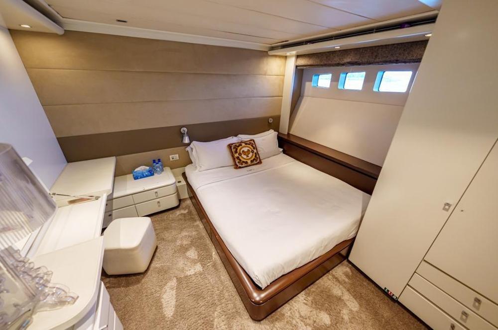 Eclipse Sovereign Serenade 130 Yacht