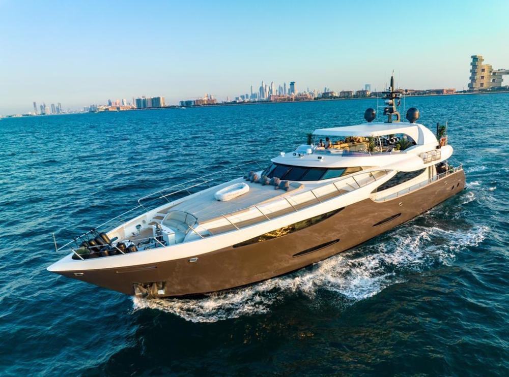 Eclipse Sovereign Serenade 130 Yacht