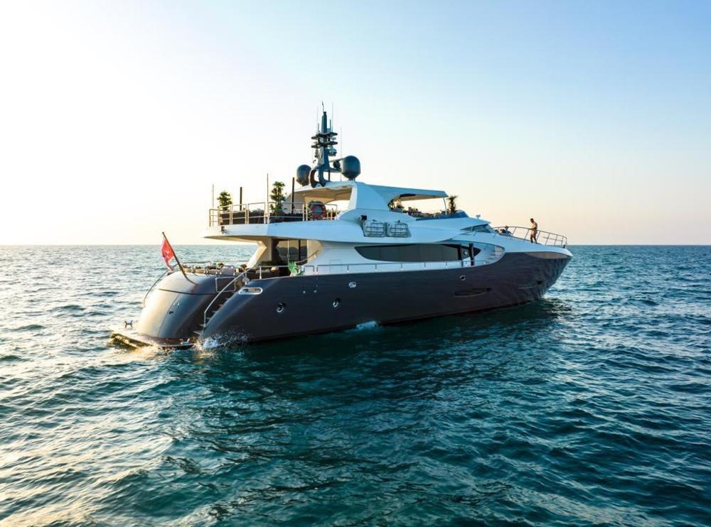 Eclipse Sovereign Serenade 130 Yacht