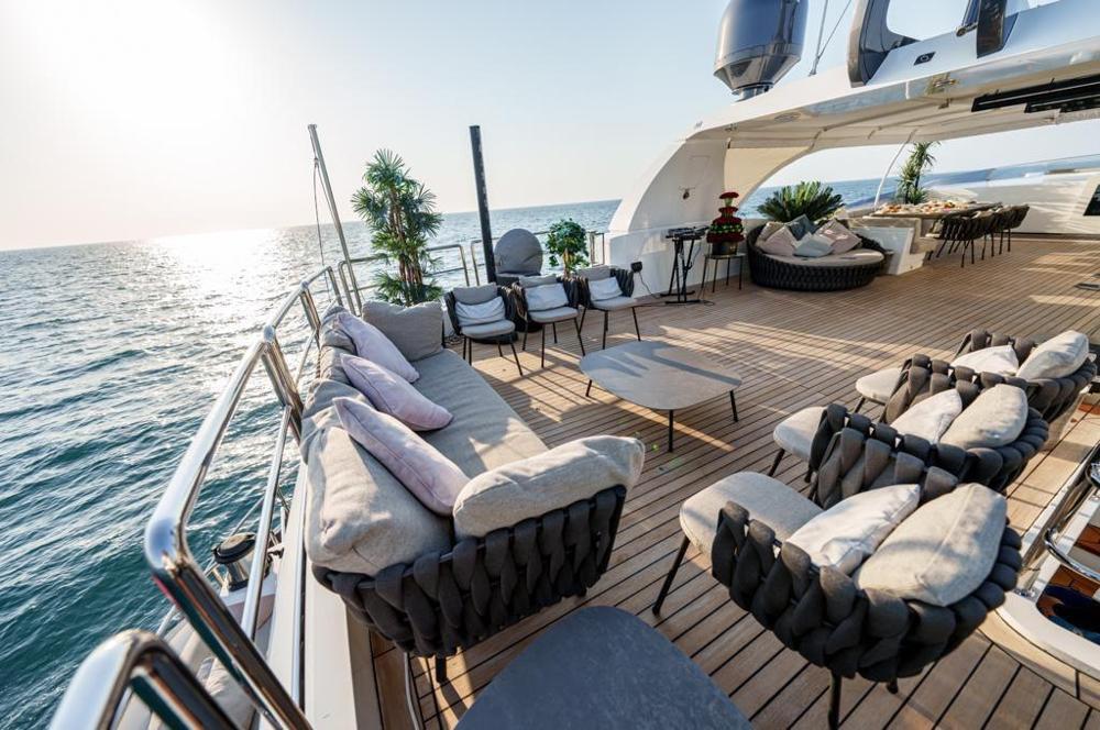 Eclipse Sovereign Serenade 130 Yacht