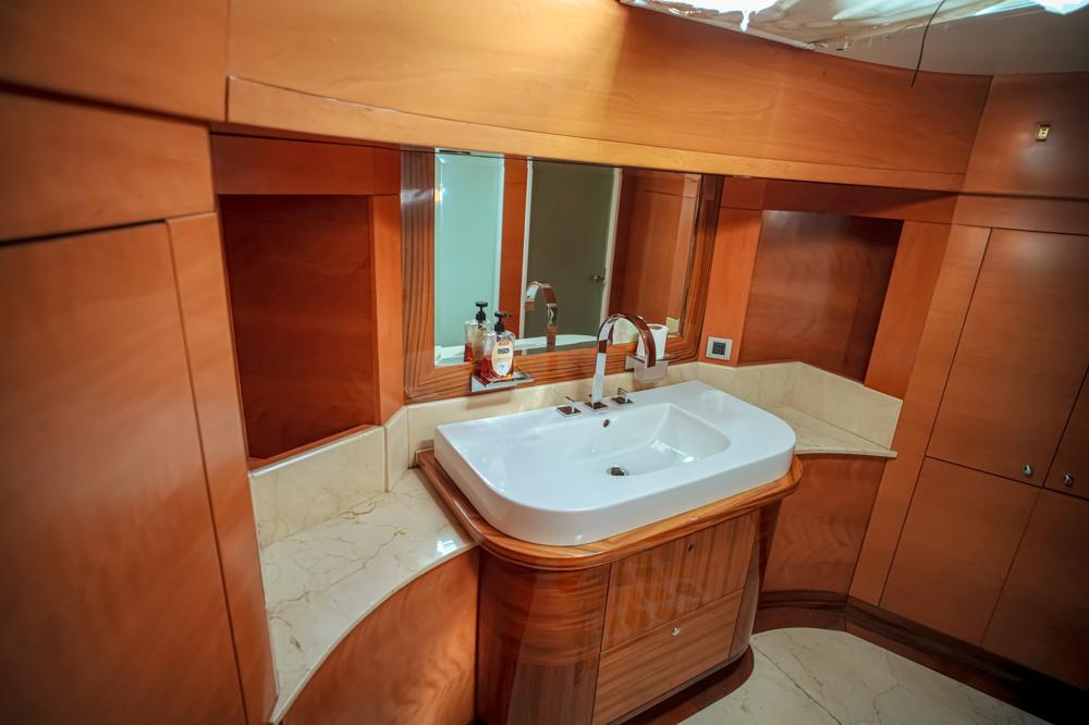 Voyager Elite Melody 105 Yacht