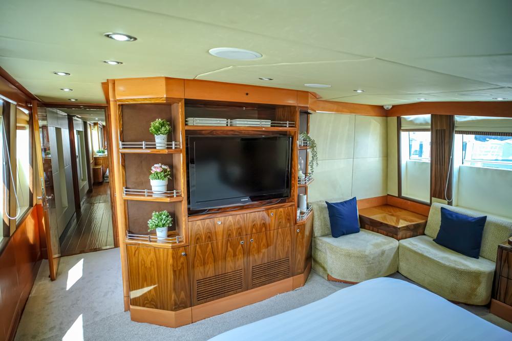 Voyager Elite Melody 105 Yacht