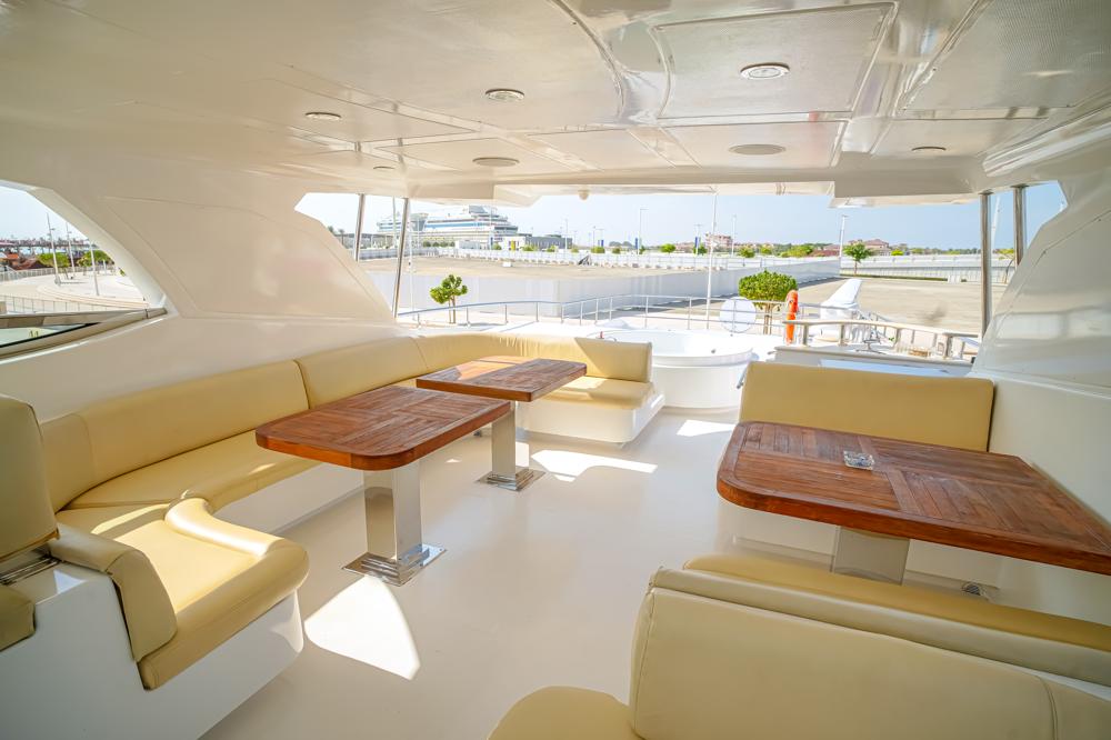 Voyager Elite Melody 105 Yacht