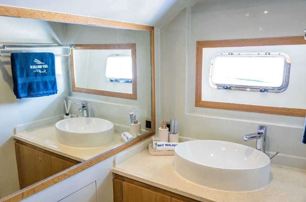 Voyager Elite Mirage 80 Yacht