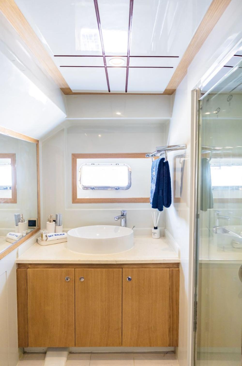 Voyager Elite Mirage 80 Yacht