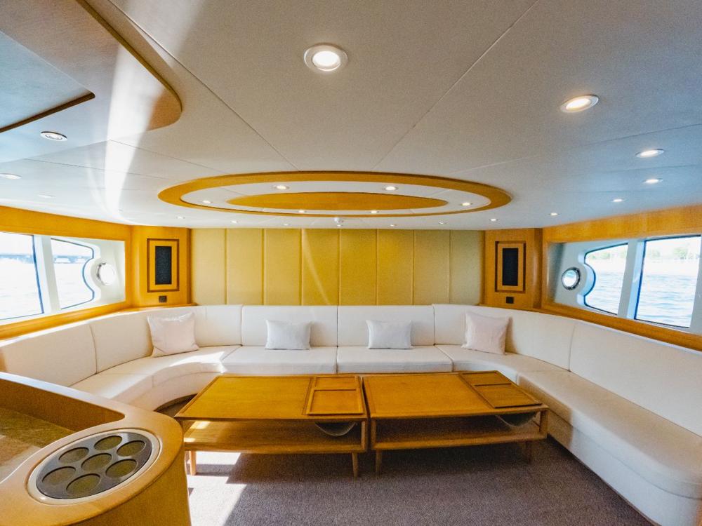 Voyager Elite Mirage 80 Yacht