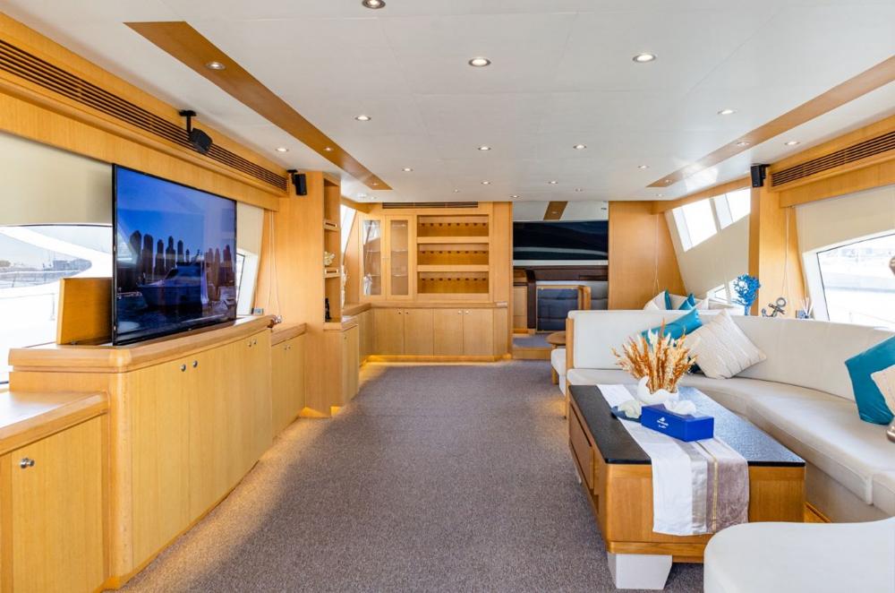 Voyager Elite Mirage 80 Yacht
