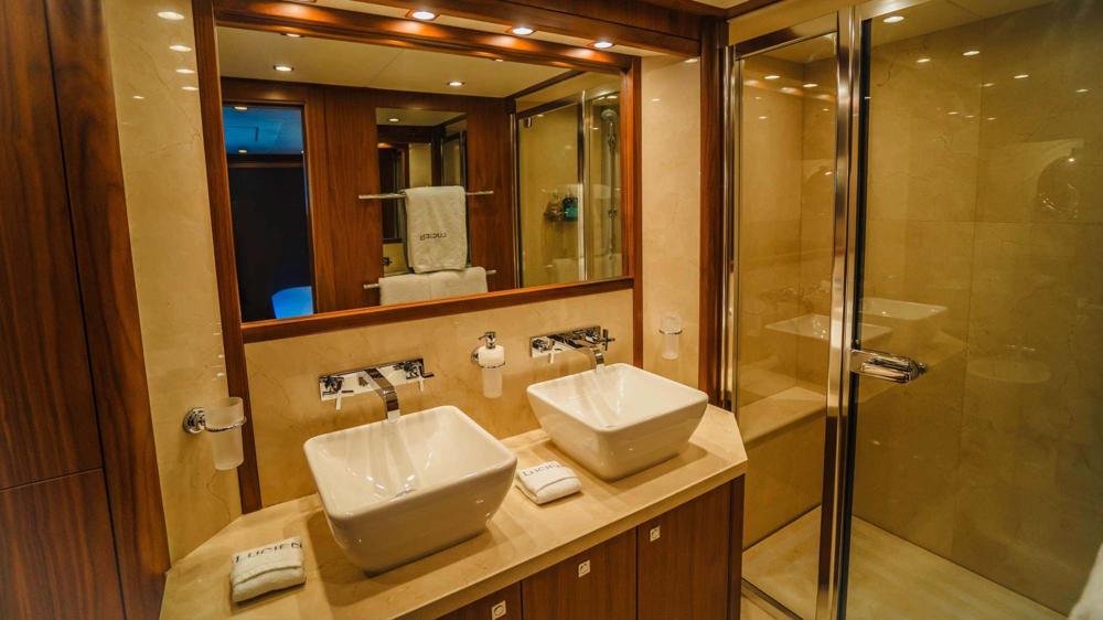 Celestial Majesty Horizon 140 Yacht