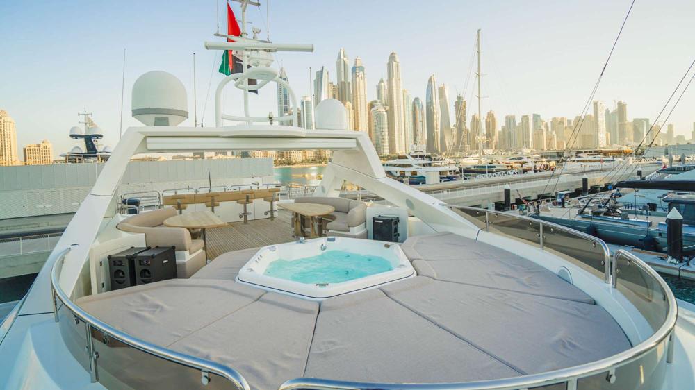 Celestial Majesty Horizon 140 Yacht