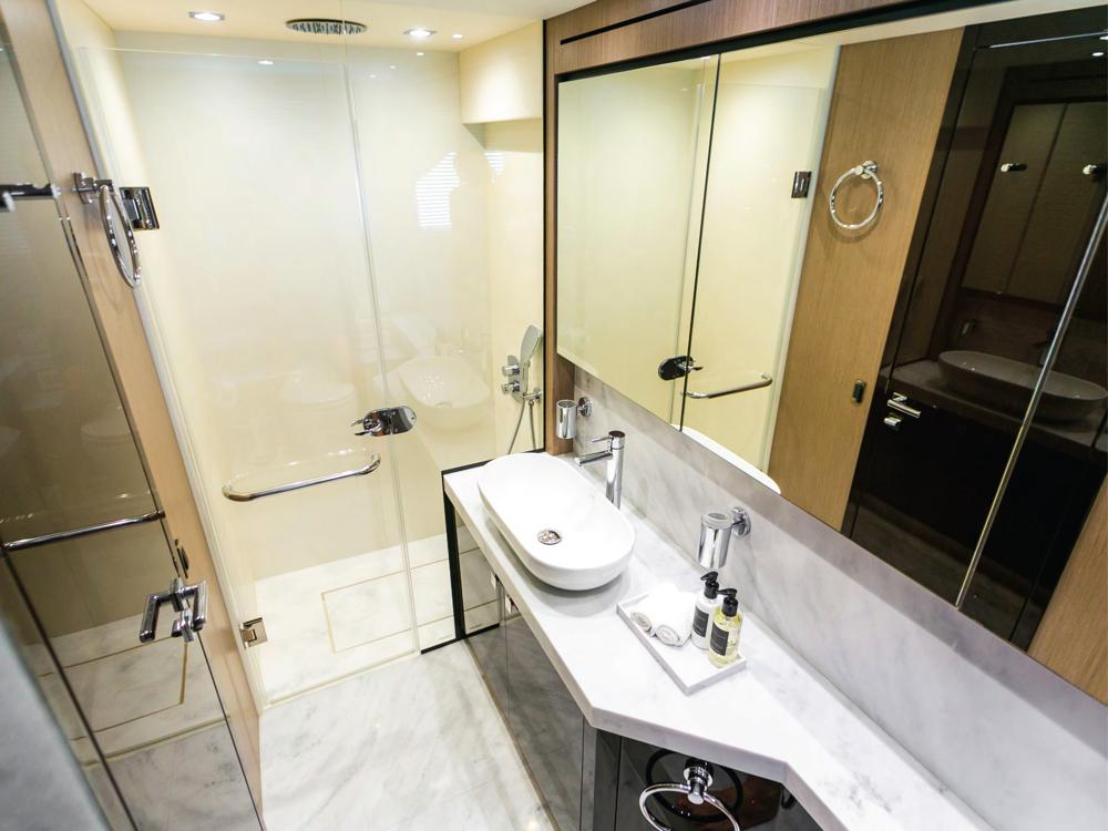 Celestial Majesty Pearl 70 Yacht
